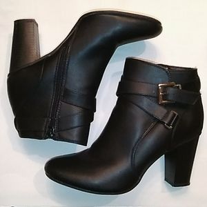 Merona bootie with heels